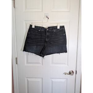 Universal thread black cut off shorts size 16/ 33R